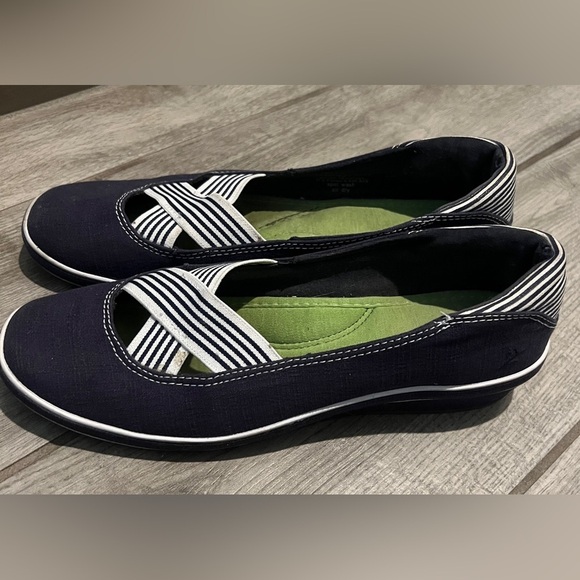 Grasshoppers size 9 nautical comfortable walking shoes - Picture 4 of 7